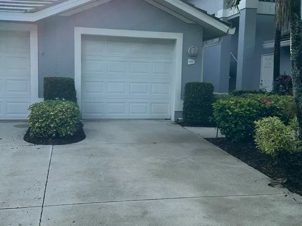730 Tarpon Cove Dr #102, Naples, FL 34110