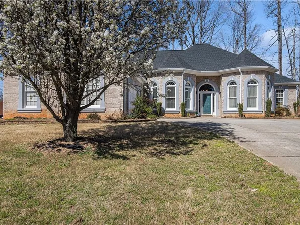 3901 Cherry Ridge Blvd, Decatur, GA 30034