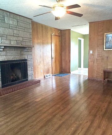 4th image of 3443 Royal Dr