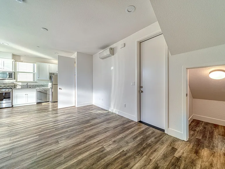 2183 Kenrick Ln — Photo 4