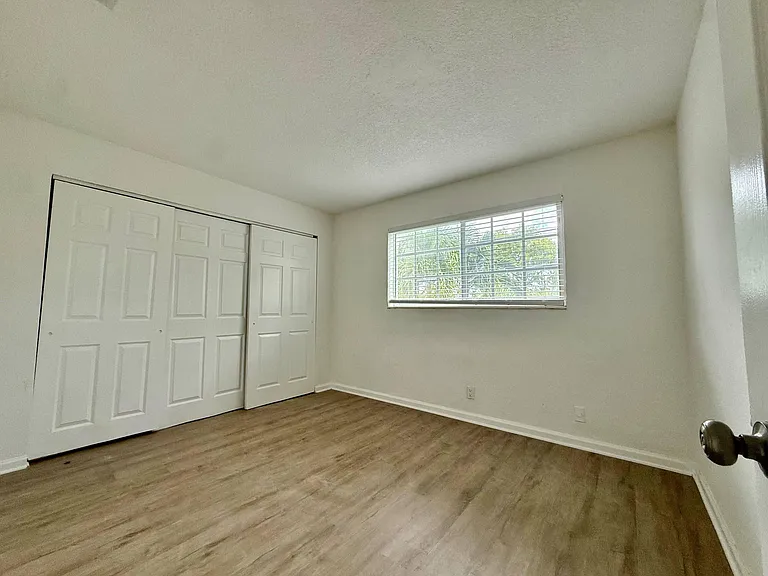 3370 NE 16th Ter #4 — Photo 7