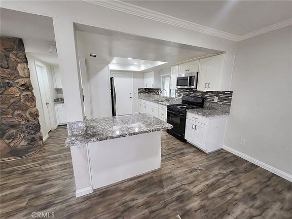 3rd image of 8240 Alameda St #9