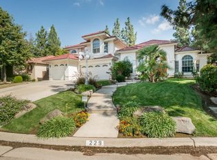 229 W Brier Cir, Fresno, CA 93711