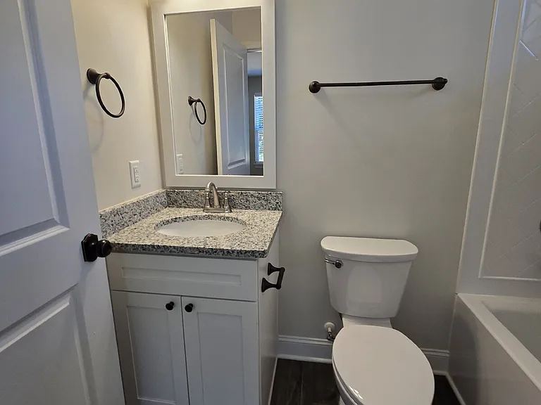 402 Giles St #B — Photo 22
