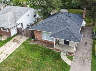 24876 Dale Ave, Eastpointe, MI 48021