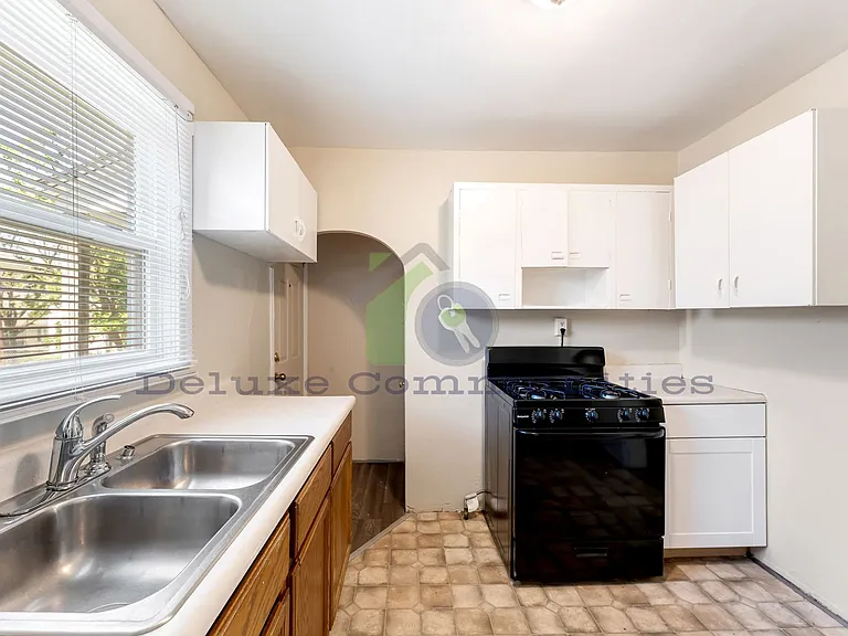 904 Park St SW — Photo 8