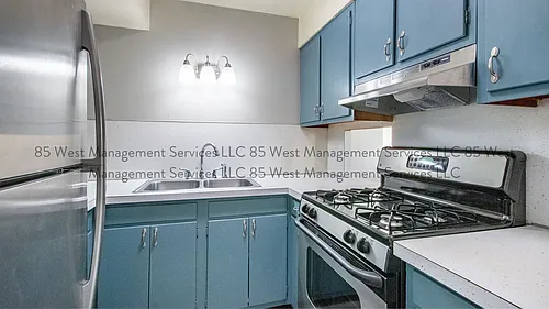 120 Leonard St NE Photo 1