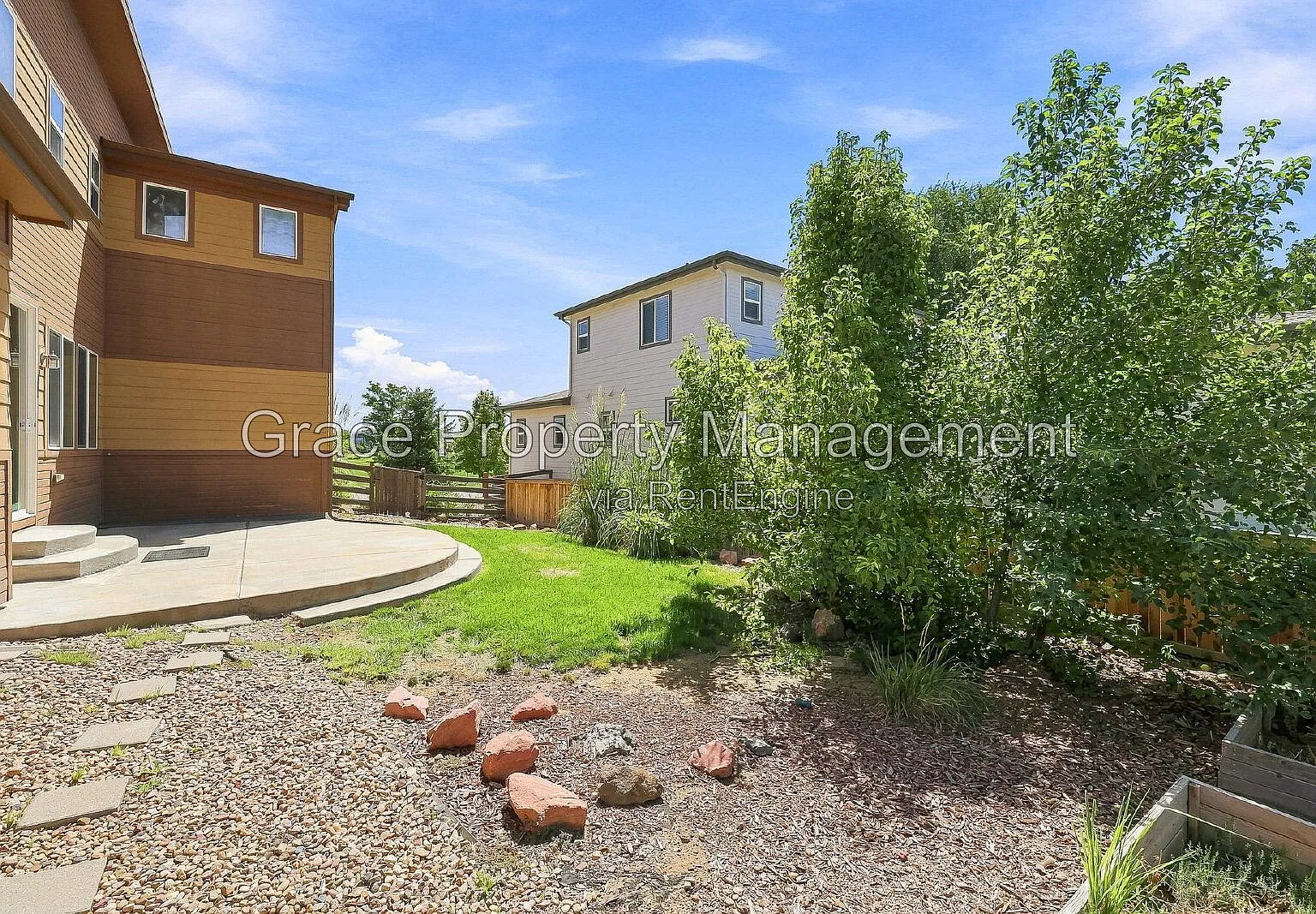 3 bed, 2.5 bath, 1929 sqft, $2,995 — Photo 4