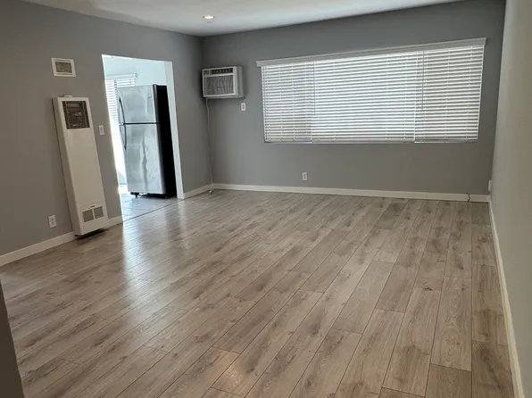 Dickens Place LLC, 14804 Dickens St #2a7a7b90f, Sherman Oaks, CA 91403