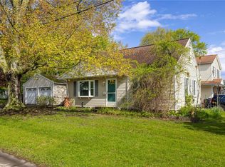 147 Hilltop Rd, Rochester, NY 14616