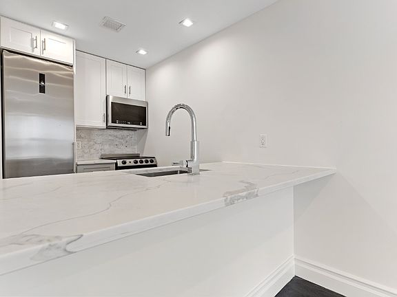 2nd image of 123A 7th Ave APT 4F