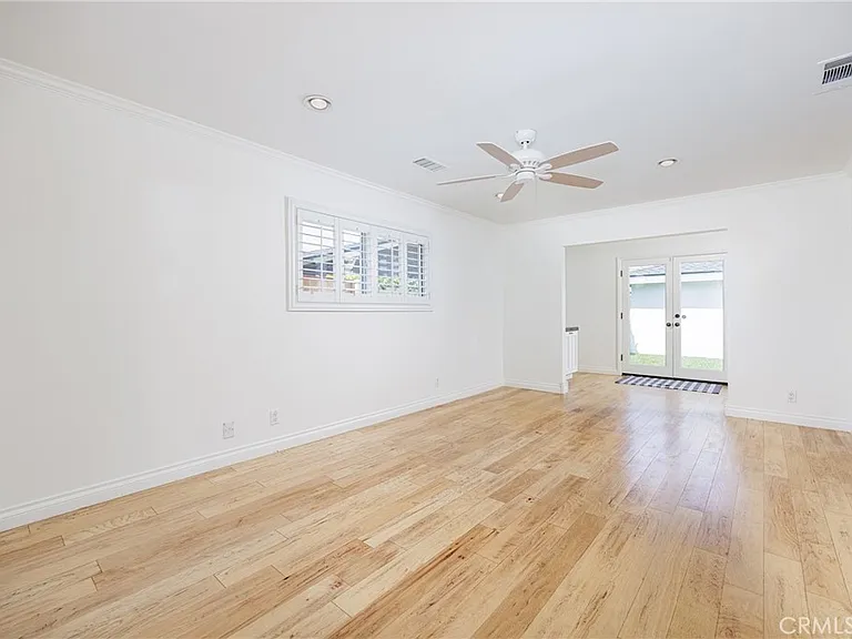 408 Flower St — Photo 17