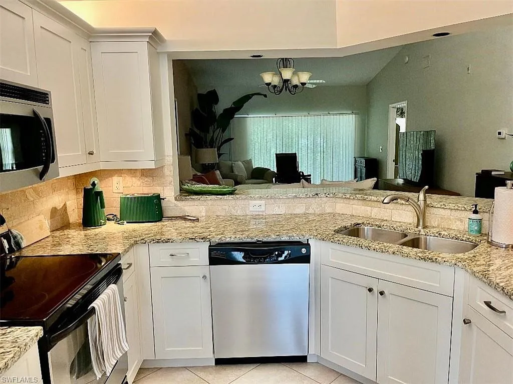 2 bed, 2.0 bath, 1200 sqft, $7,300 — Photo 4