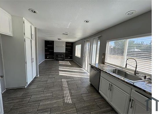 4th image of 14389 Dalton Ct