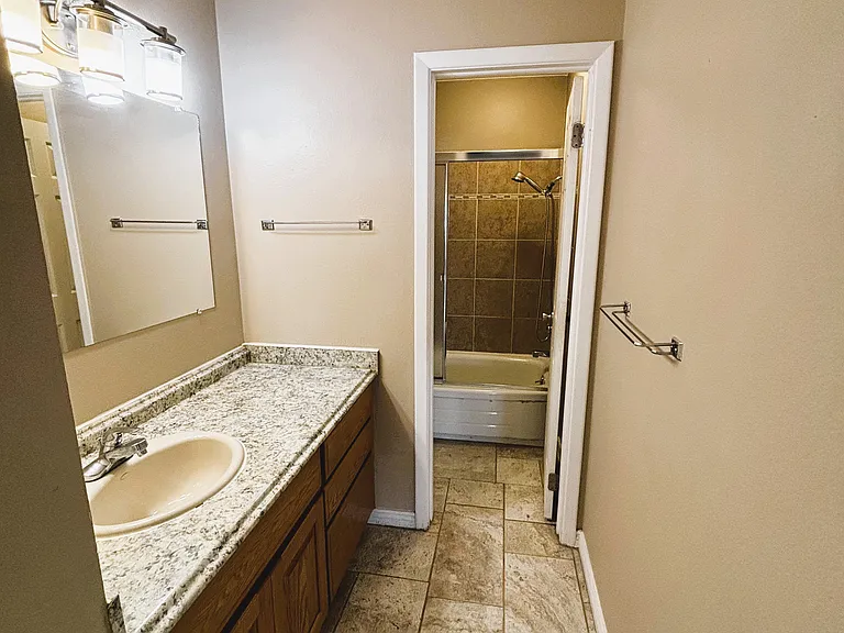 3300 Madison Ave #3 — Photo 12