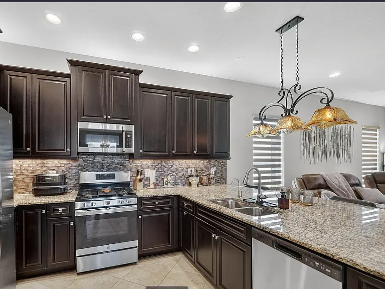30724 Lindentree Dr — Photo 15