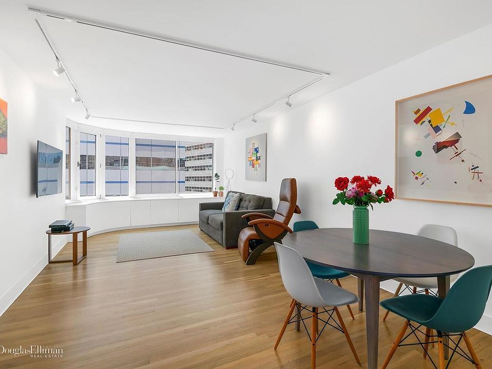 1st image of 275 Greenwich St #11A