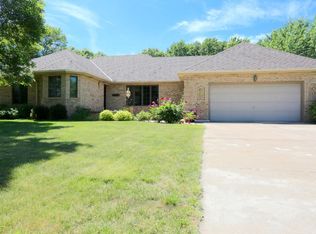 995 Oday St S, Maplewood, MN 55119
