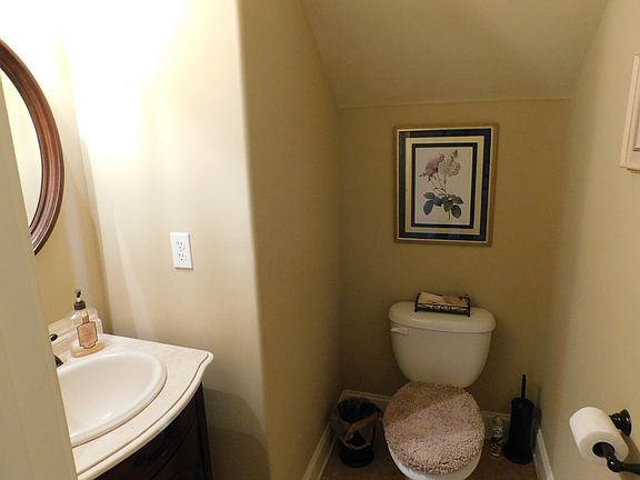 5th image of 212 Siena Ln