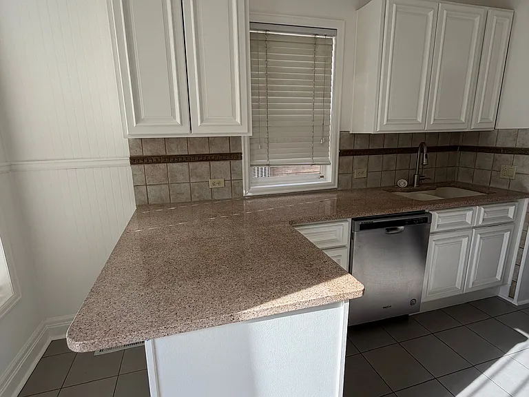1429 Milwaukee St — Photo 17