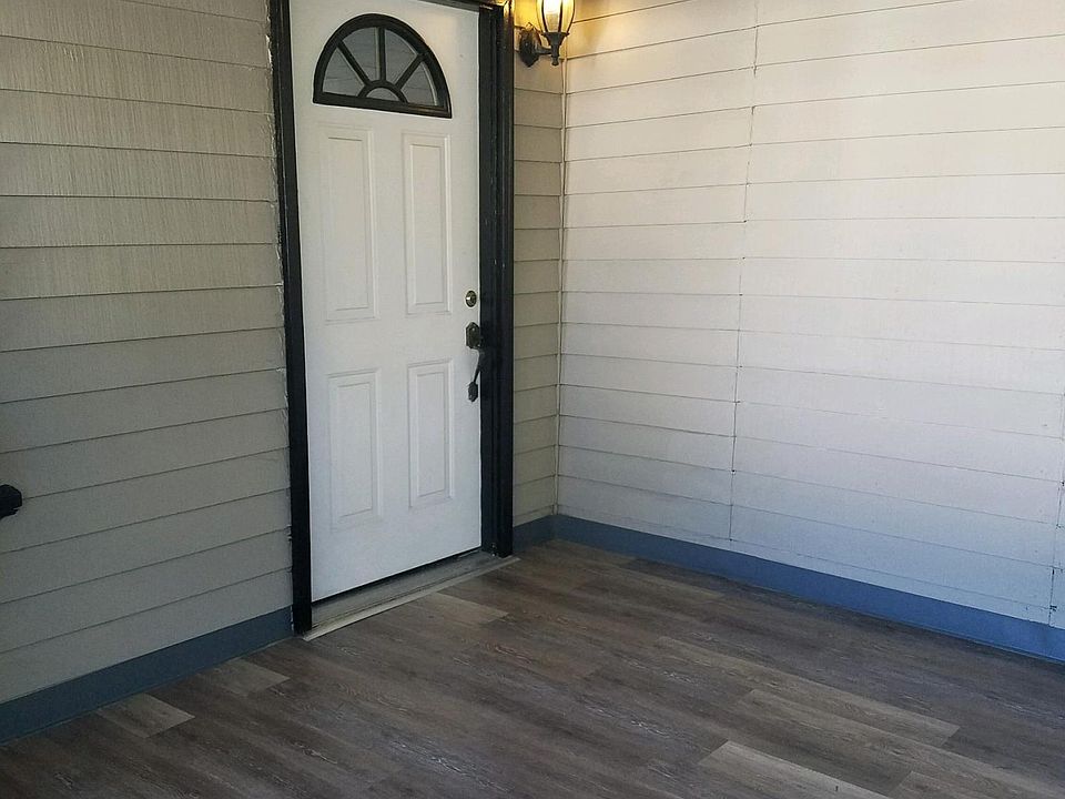 1st image of 1050 E Santa Clara St