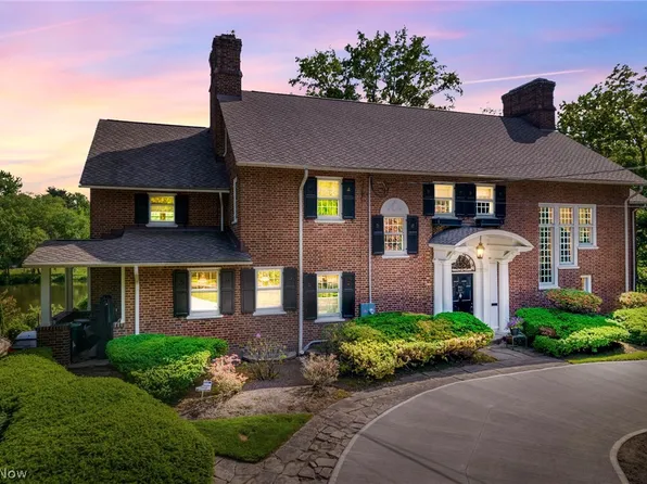16850 S Woodland Rd, Shaker Heights, OH 44120