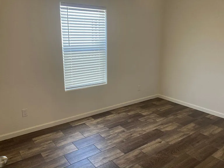 11411 N 91st Ave #25 — Photo 6