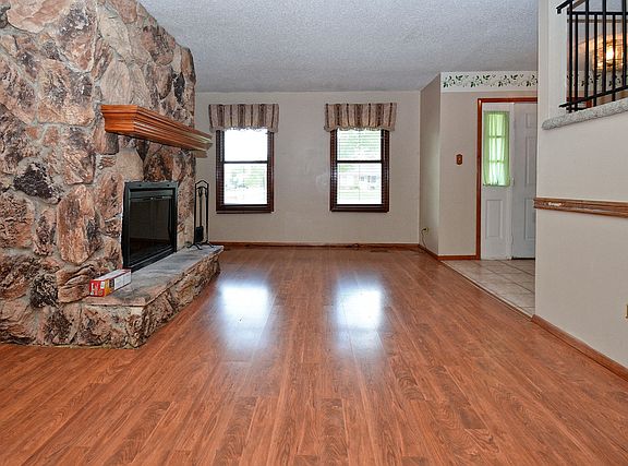 4th image of 7658 W North Ave