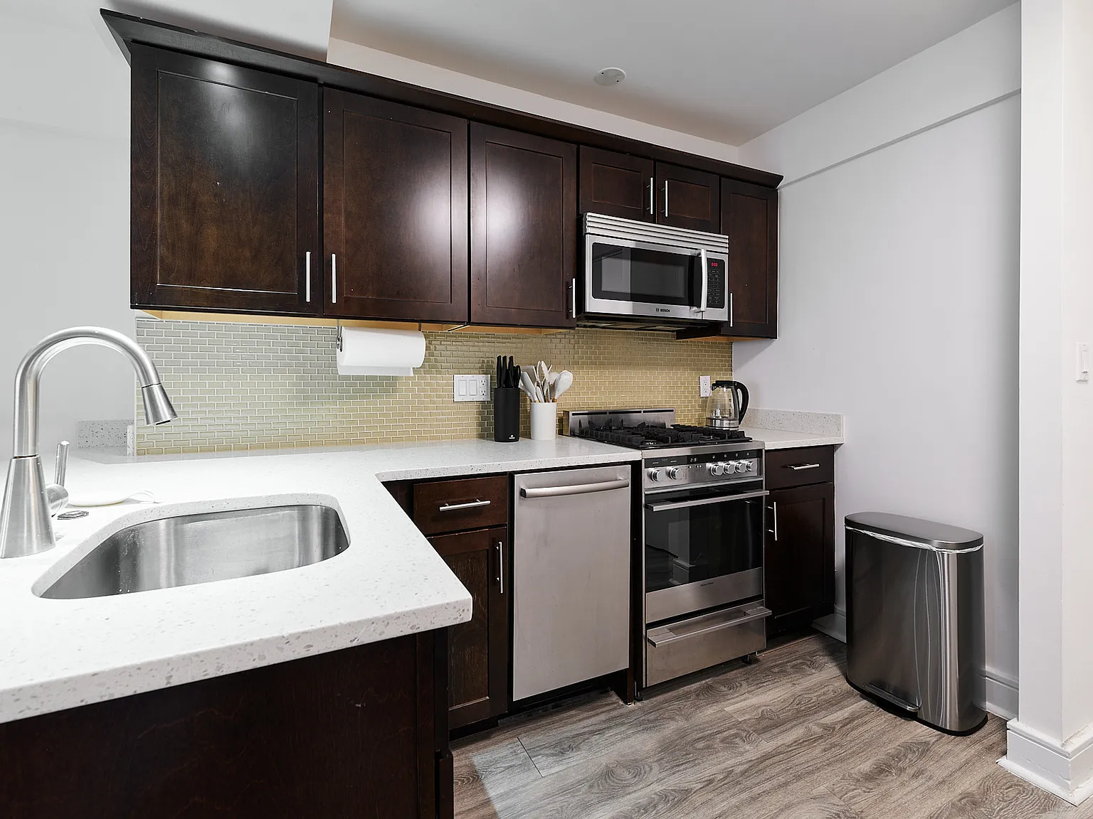 225 E 63rd St — Photo 3