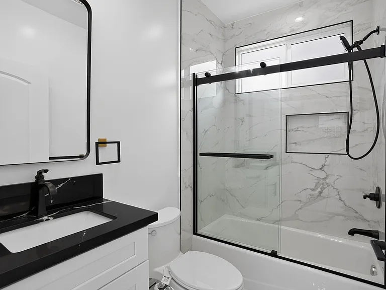 2219 Belmont Ln — Photo 12
