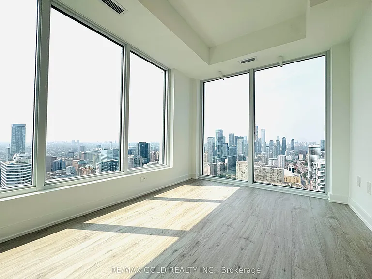 252 Church St #LPH03 — Photo 38