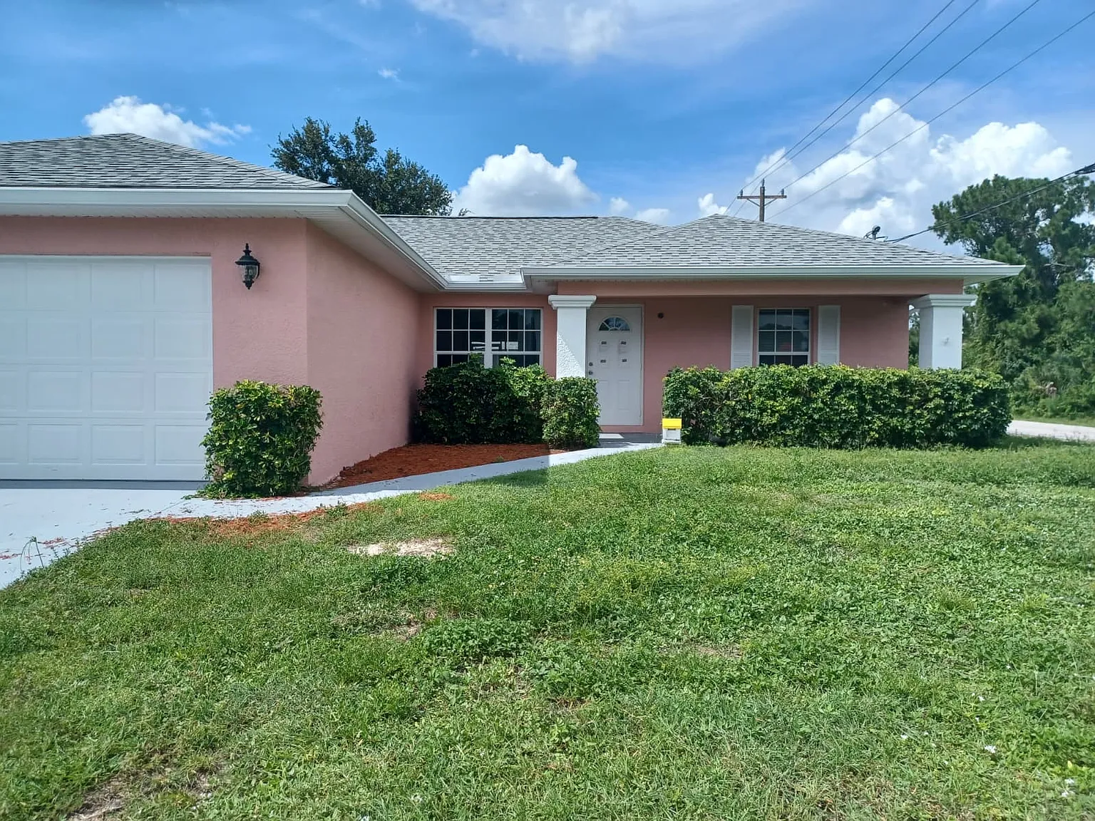 3 bed, 1408 sqft, $1,800 — Photo 1