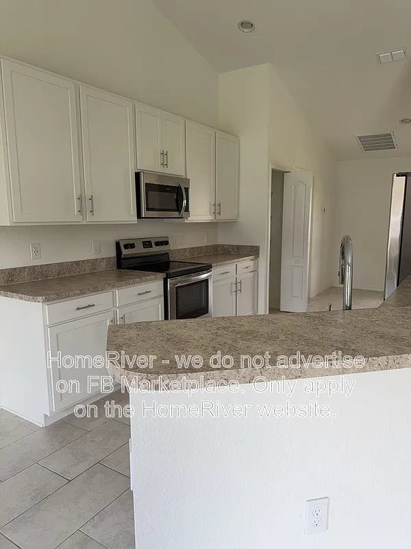 3 bed, 2.0 bath, 1786 sqft, $2,495 — Photo 2