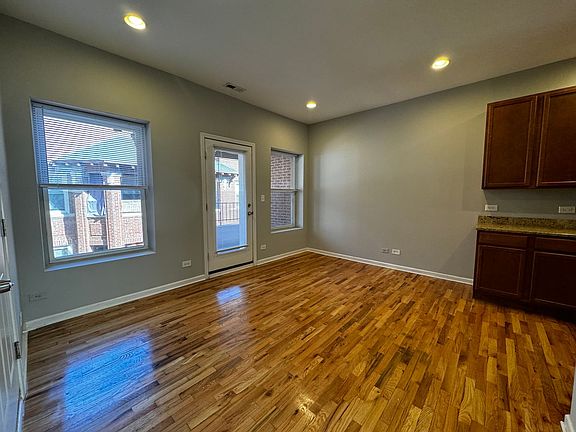 3rd image of 4718-24 N Bernard St #1E