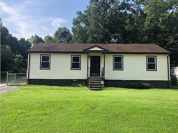 1st image of 3810 Hyde Park Dr