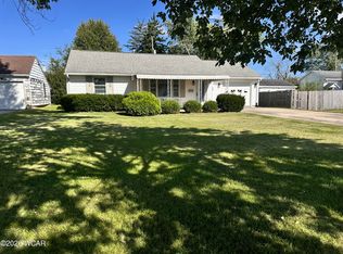 302 Hillcrest Dr, Lima, OH 45807