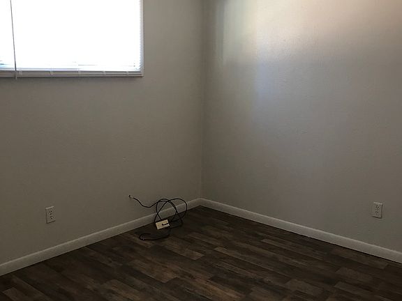 4th image of 1407A Trinity St