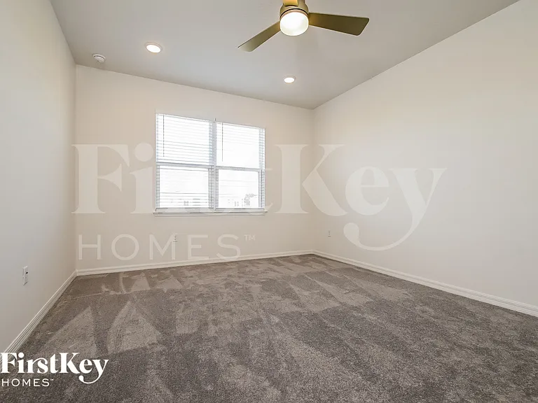 217 Windsor Reserve Dr — Photo 9