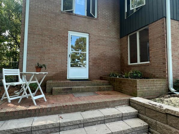 104 Rolling Hill Ct APT 1