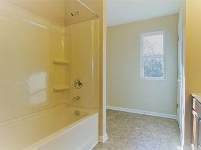 4921 Bramblewood Cir — Photo 4