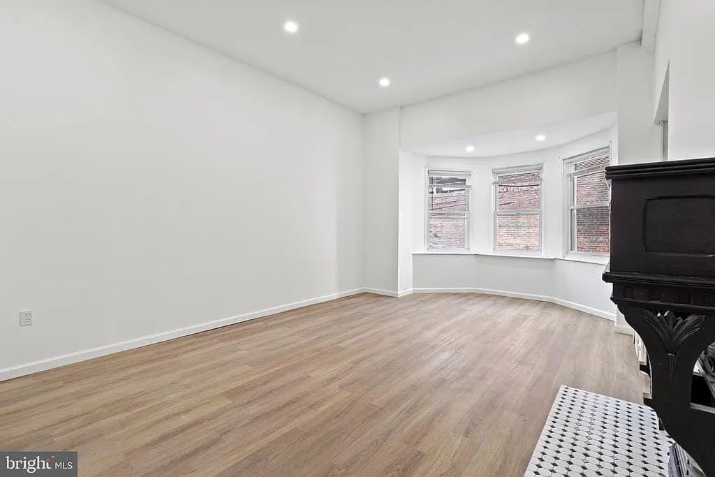 2 bed, 844 sqft, $1,975 — Photo 4