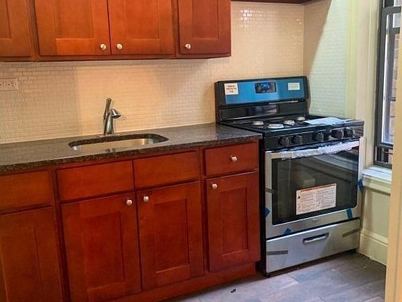 2nd image of 6107 Woodside Ave APT 5K