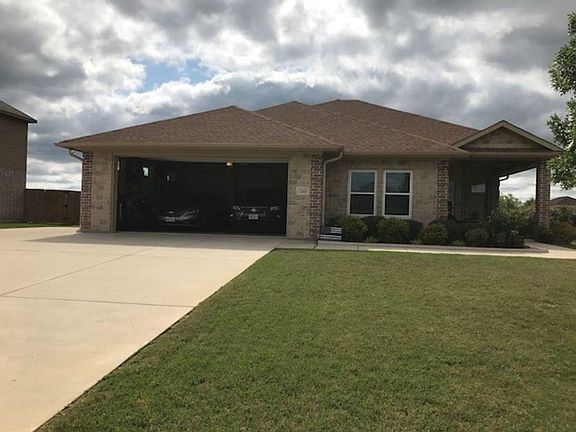 2nd image of 710 Fairmeadow Dr