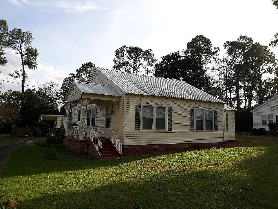 2nd image of 436 E College Ave