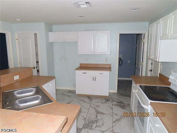 4th image of 329 Oklahoma Ave
