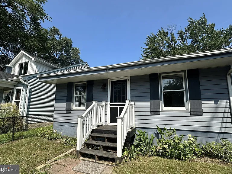 8727 D St — Photo 1
