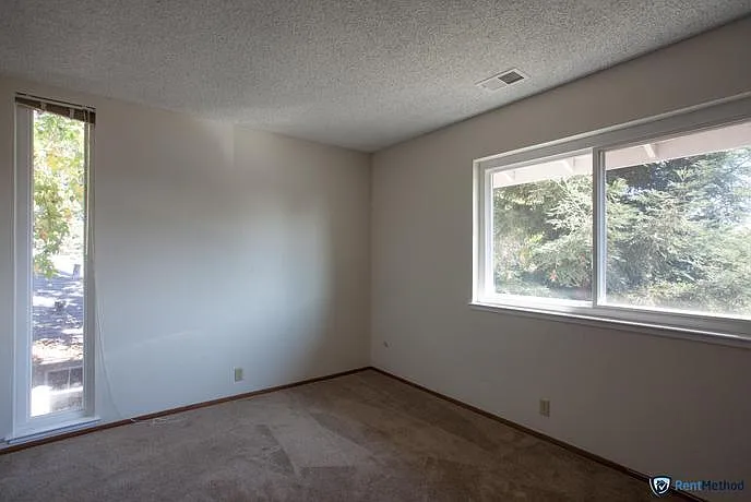37232 Yolo Ter — Photo 12