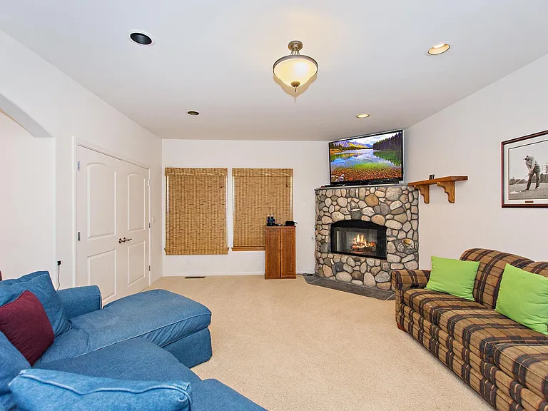 1141 Aleutian Dr — Photo 37