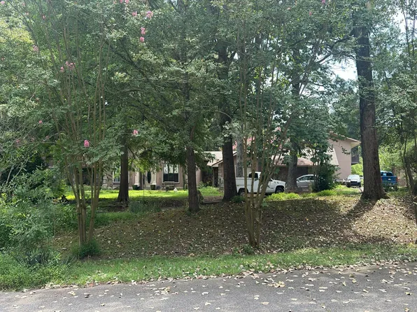 9391 Green Knoll Dr, Germantown, TN 38138
