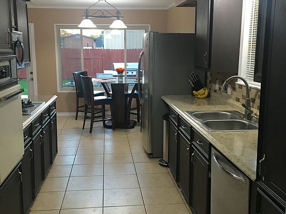 5th image of 4716 Oak Crest Dr